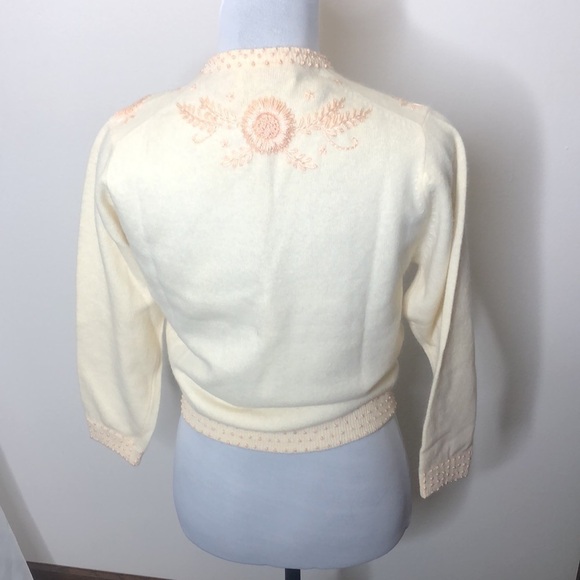 Charles & co white and orange floral pearl button up sweater size small - Picture 5 of 11